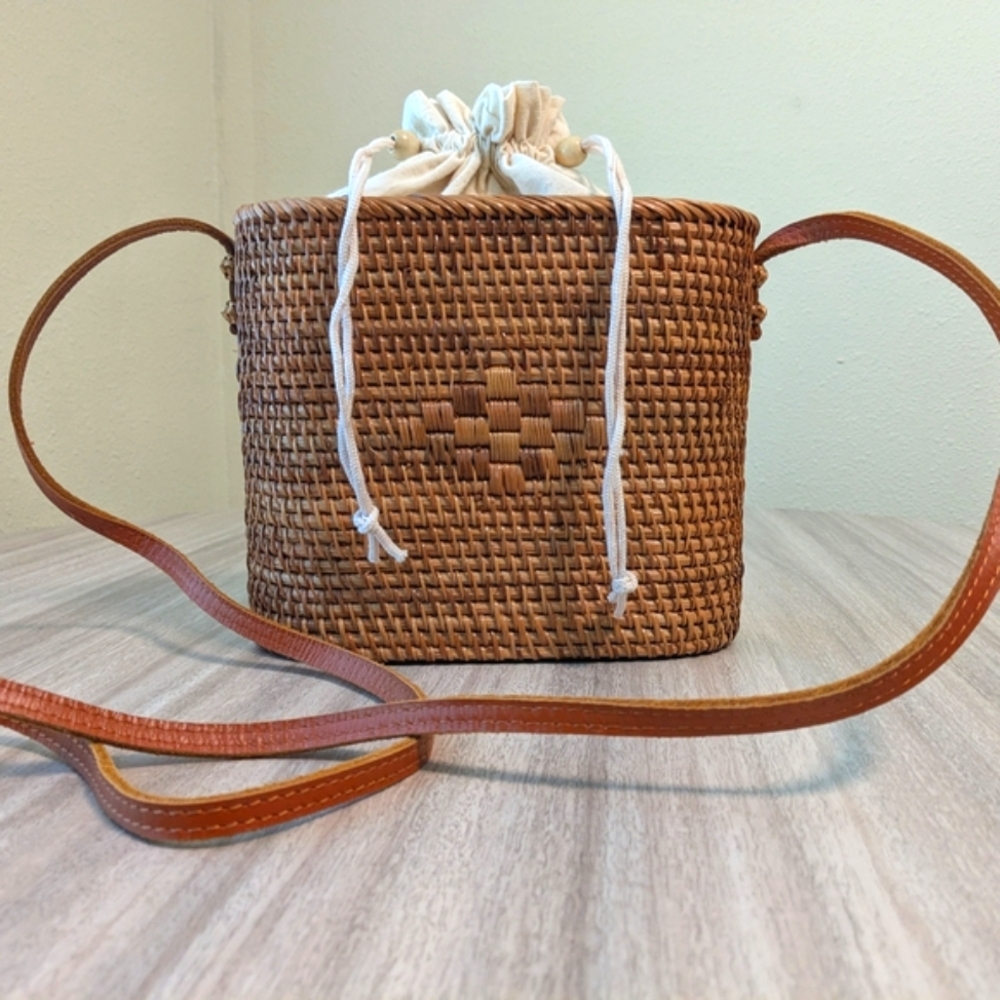 Brown Tan Straw Woven Crossbody Bag